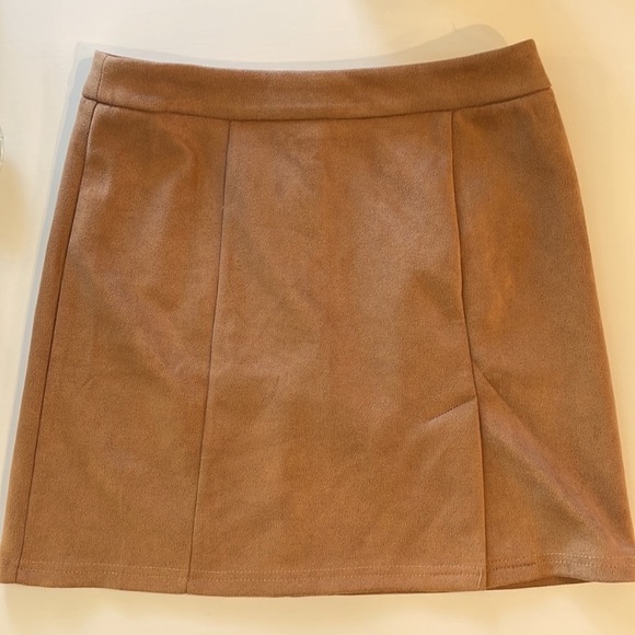 Elegant Brown Women's Skirt - Picture 2 of 3